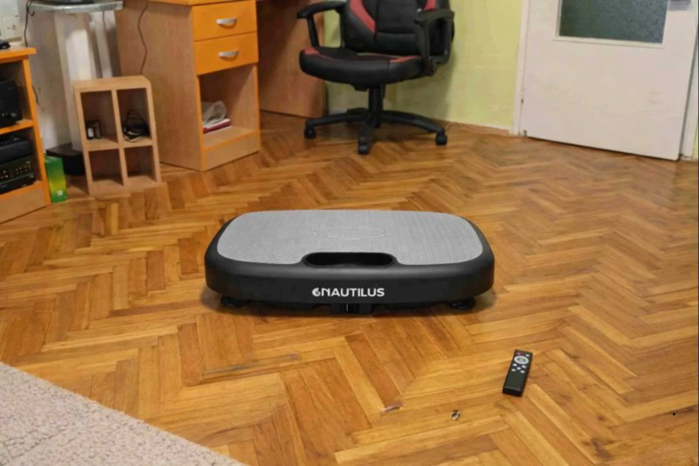 NAUTILUS Vibratone vibration plate unboxed NAUTILUS Vibratone vibration plate unboxed
